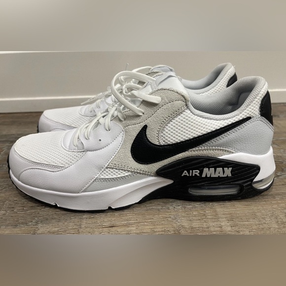 Nike Air Max White and Black Athletic Shoes, NEW without box. - Picture 3 of 5